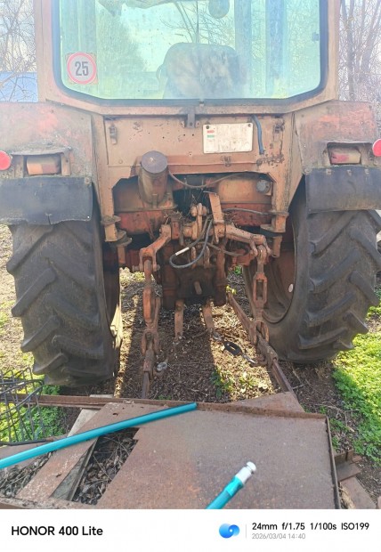 Traktor MTZ elad�