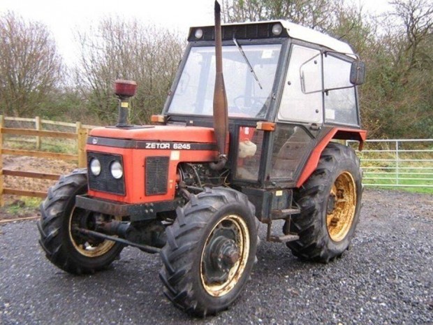 Traktor Zetor 6245 rengedmny