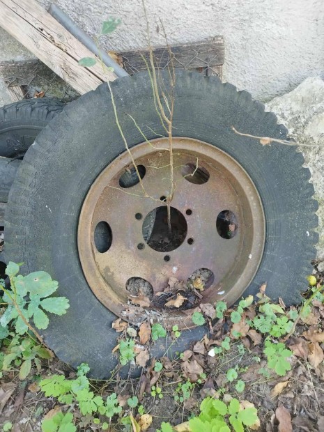 Traktor, mezgazdasgi gp alkatrszek