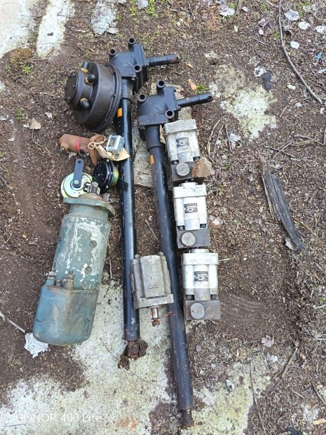 Traktor alkatr�szek