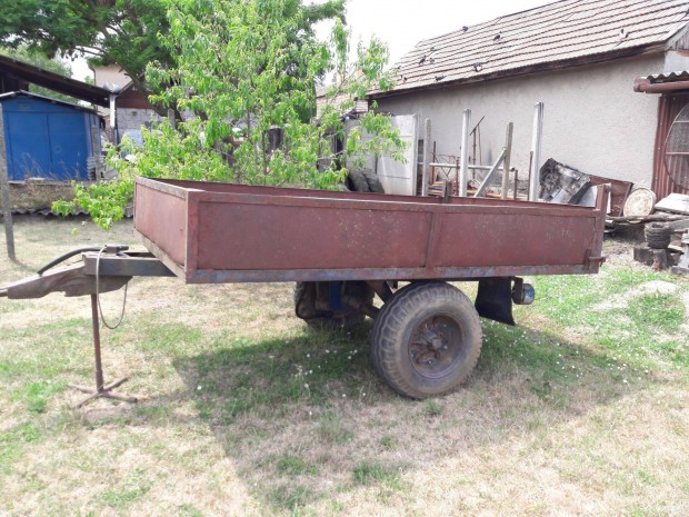 Traktor billen ptkocsi