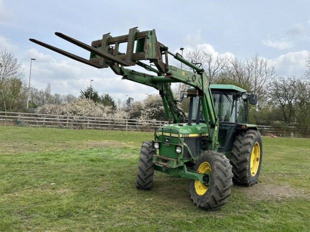 Traktor elad John Deere 26504x4