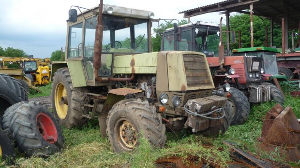 Traktor elad ZT 323