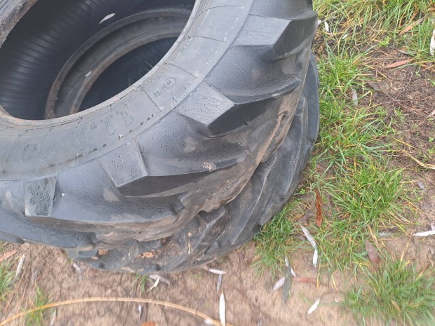 Traktor els,s hts gumi!