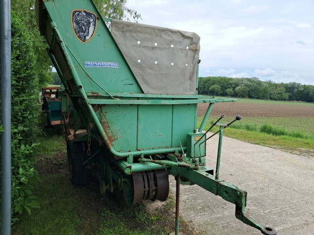 Traktor s Krumpliszed 