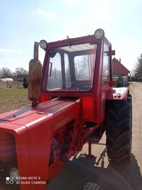 Traktor fülke