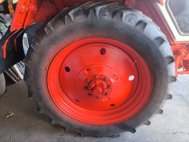 Traktor gumi R38