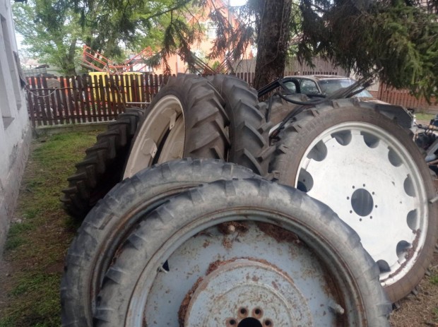 Traktor gumi (ápoló kerék) sorművelő kerék
