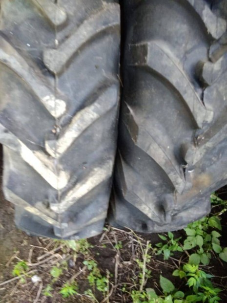 Traktor gumi, j, 2 db, 14,9x30