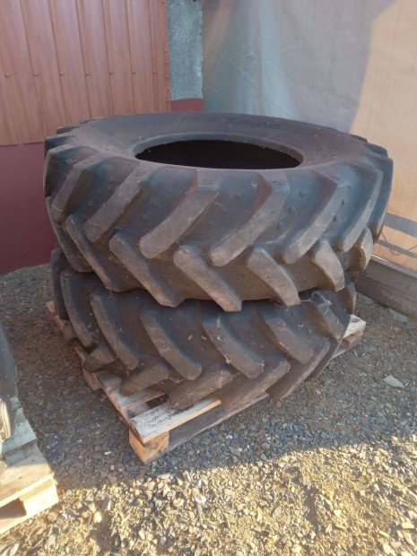 Traktor gumi elad