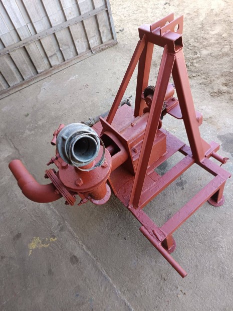 Traktor hajt�s� szivatty�