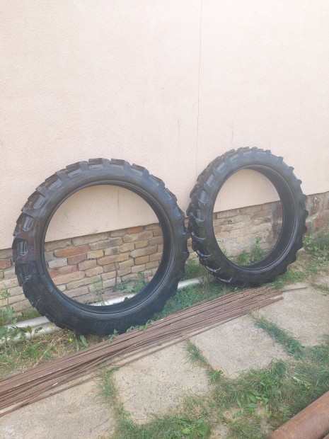 Traktor.hátsó gumi 8.3 R36 2db eladó