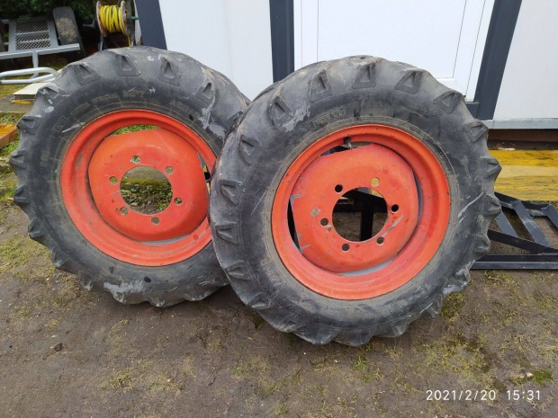 Traktor kerk 2 darab elad