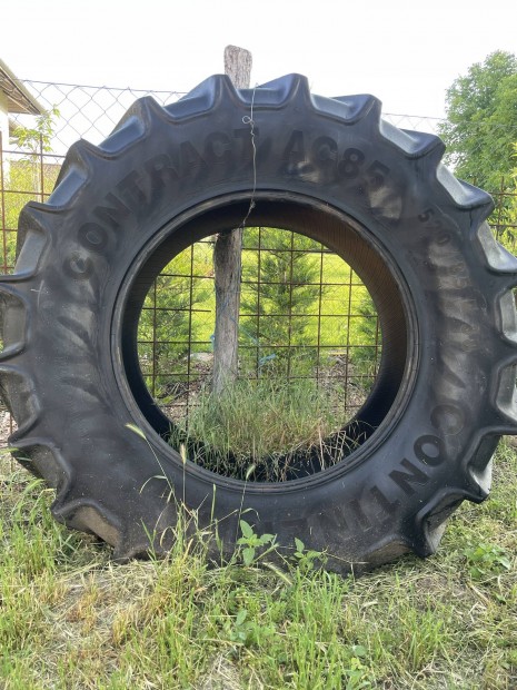 Traktor kerék külső gumi elvihető