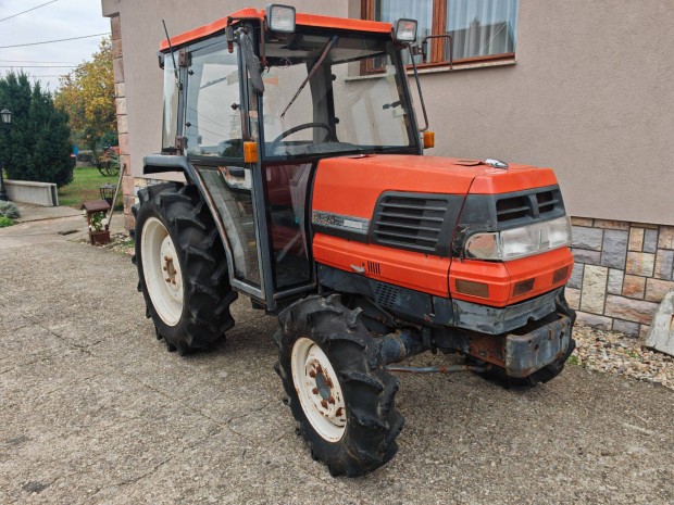 Traktor klms! Kubota 28 LE 4x4 hrom pontos + kardn hajts