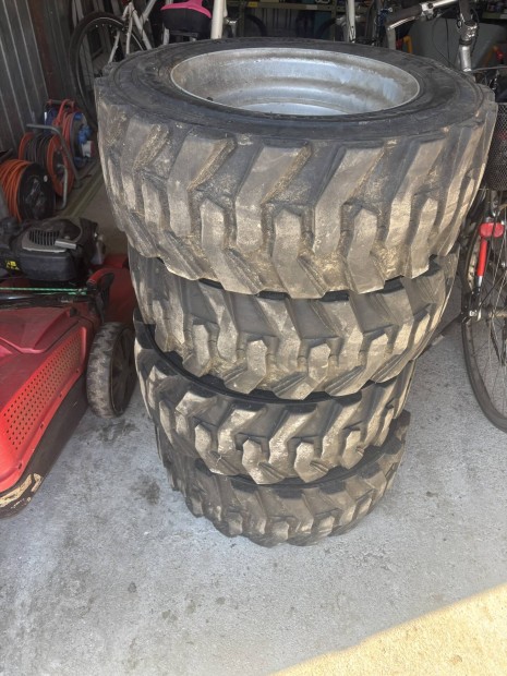 Traktor mint�s gumik felnin eladok