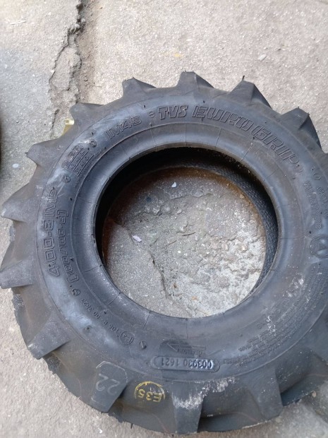 Traktor mintás uj gumi 2 db ,külőn méretekben eladó