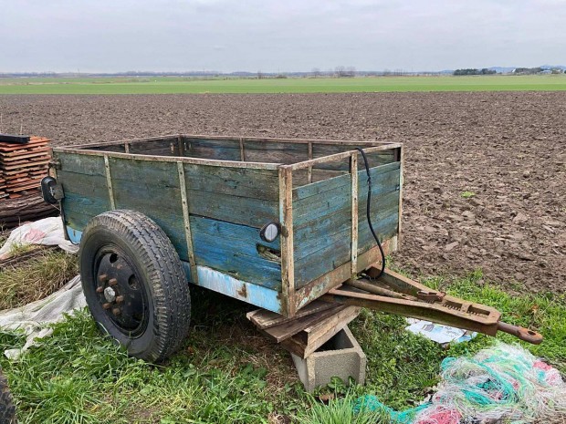 Traktor ptkocsi utnfut