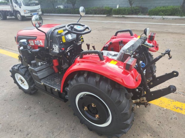 Traktor sd 404 �j 0km -es 40 l�er�s 2500ccm