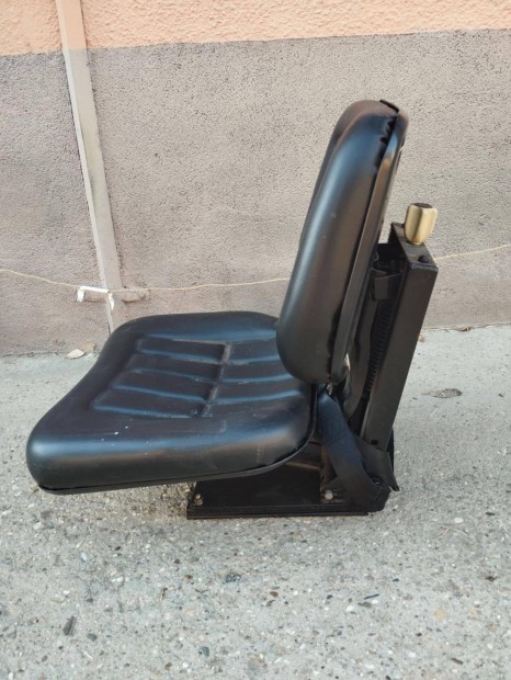 Traktor,targonca ülés újszerű állapotban eladó!