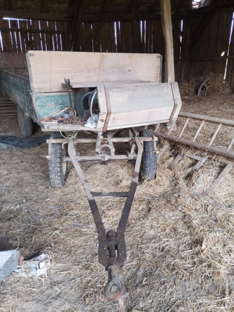 Traktor vontatású pótkocsi