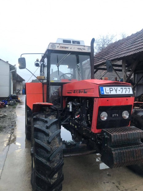 Traktor zts 16245