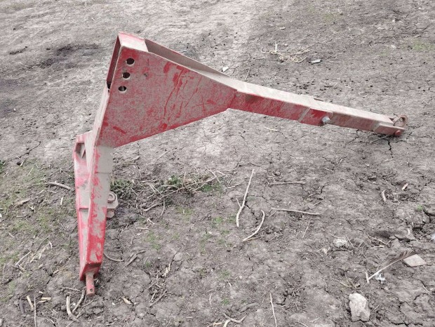 Traktorra szerelhet� daru