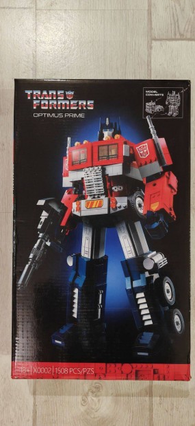 Transformers Optimus Prime 1508 darabos ptjtk dobozban j