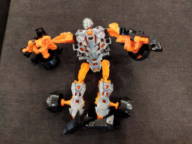 Transformers autv alakthat robot