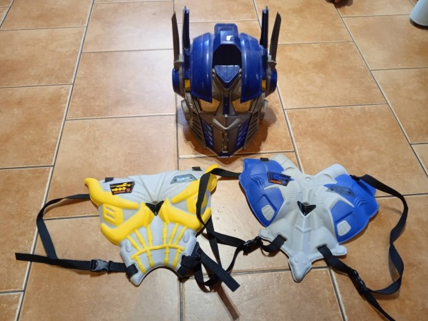 Transformers hangátalakító sisak+2db pajzs