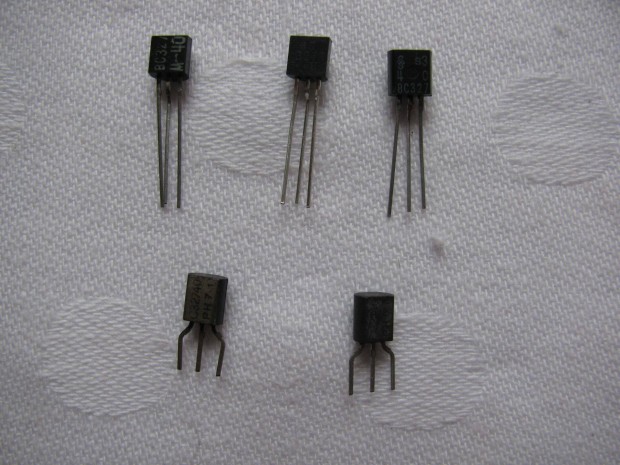 Tranzisztor BC327-40