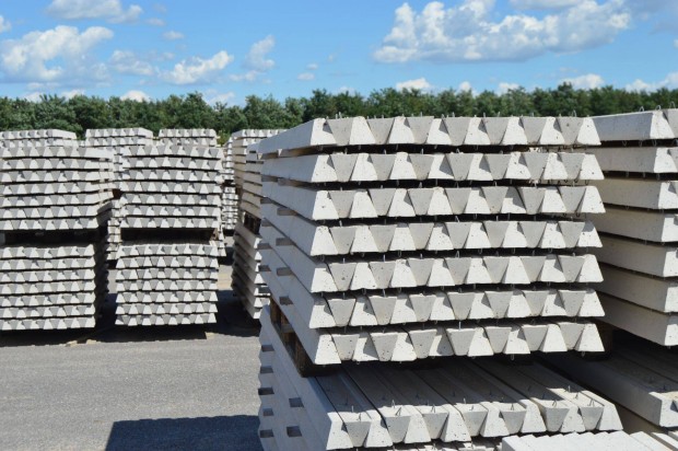 Trapz betonoszlop 8x10x240 cm kerts beton oszlop