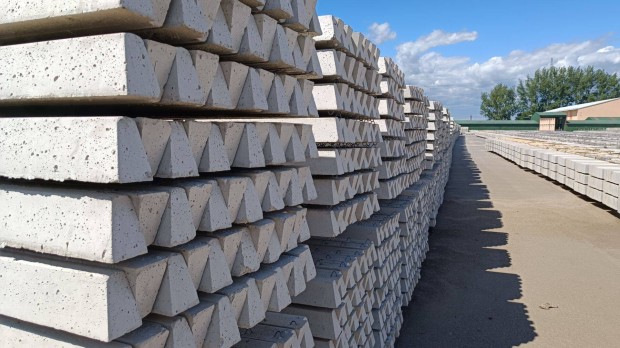 Trapz betonoszlop 8x8x160 cm kerts beton oszlop