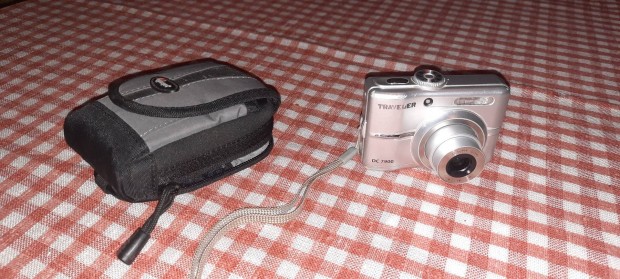 Traveler DC7900 7 MP-es digitális fényképezőgép