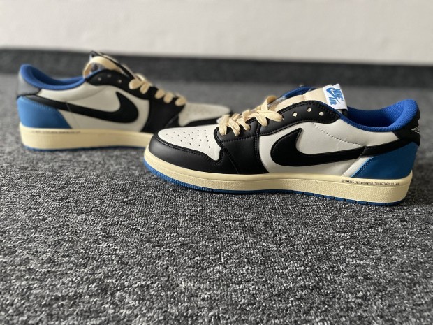 Travis scott jordan 1 low