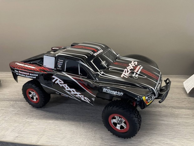 Traxxas Slash 4X4 Fekete 1/16 Short-Course RTR