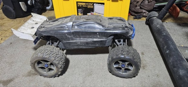 Traxxas elektromos tvirnyts aut