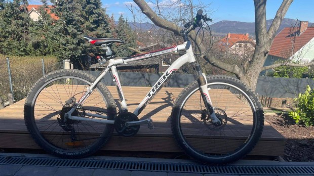 Trek 3700 elad