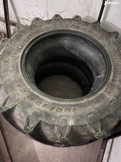 Trelleborg TM700 380/70 R24 traktor gumi + bels�