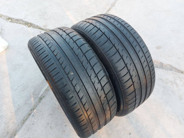 Triangle Sportex 235/45R18 nyri autgumi 5000Ft