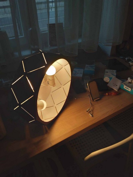 Trio mennyezeti lámpa eladó újszerű 3 db ajándék tp-link led izzóval