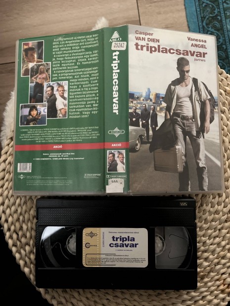 Triplacsavar vhs