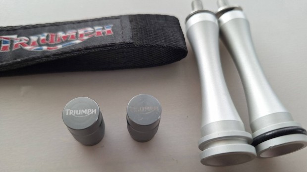 Triumph Bonneville kieg�szit�k