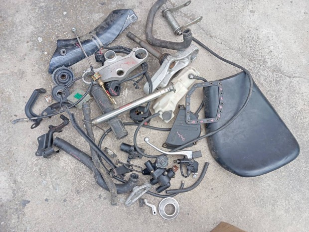 Triumph Daytona alkatrész , hátsó, egykarú lengőkar
