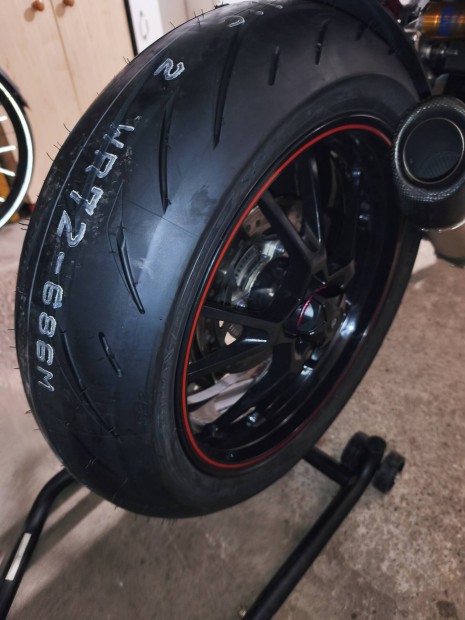 Triumph Speed Triple 1050 R