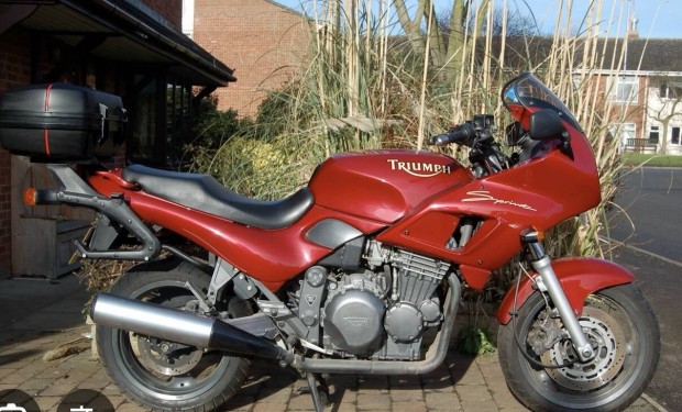 Triumph Sprint 900 Idom garnitra Olcsn