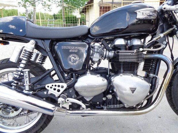 Triumph Thruxton Akciban Megkmlt Gyri llap...