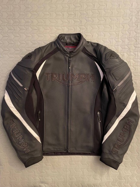 Triumph Triple Black protektoros brdzseki, XL