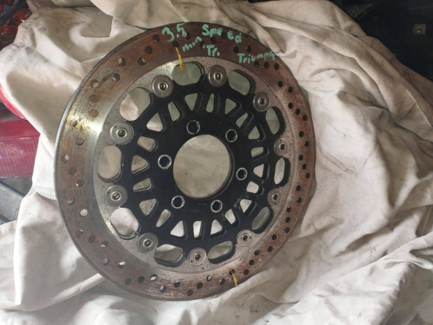 Triumph f�kt�rcsa , p�rban