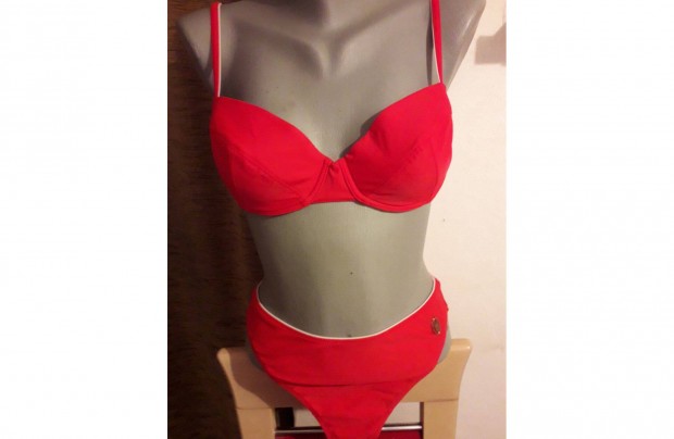 Triumph piros bikini szett frdruha merevts melltartval 38